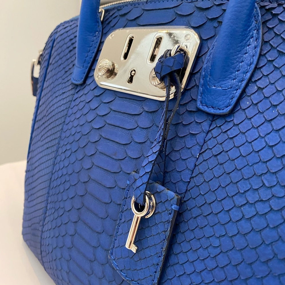 VBH Handbag - Picture 5 of 12
